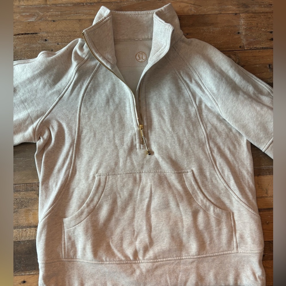 Scuba Oversized Funnel-Neck Half Zip
Long. Size: M/L, Colour: Oatmeal